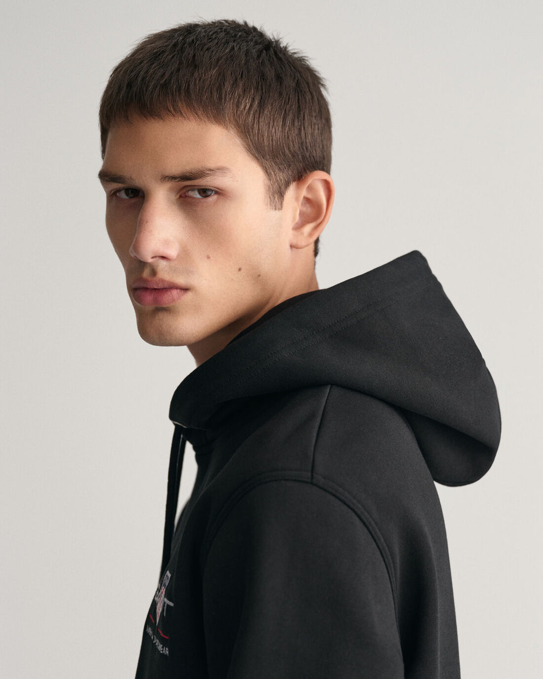 GANT Reg Medium Archive Shield Hoodie/Duks 2047084